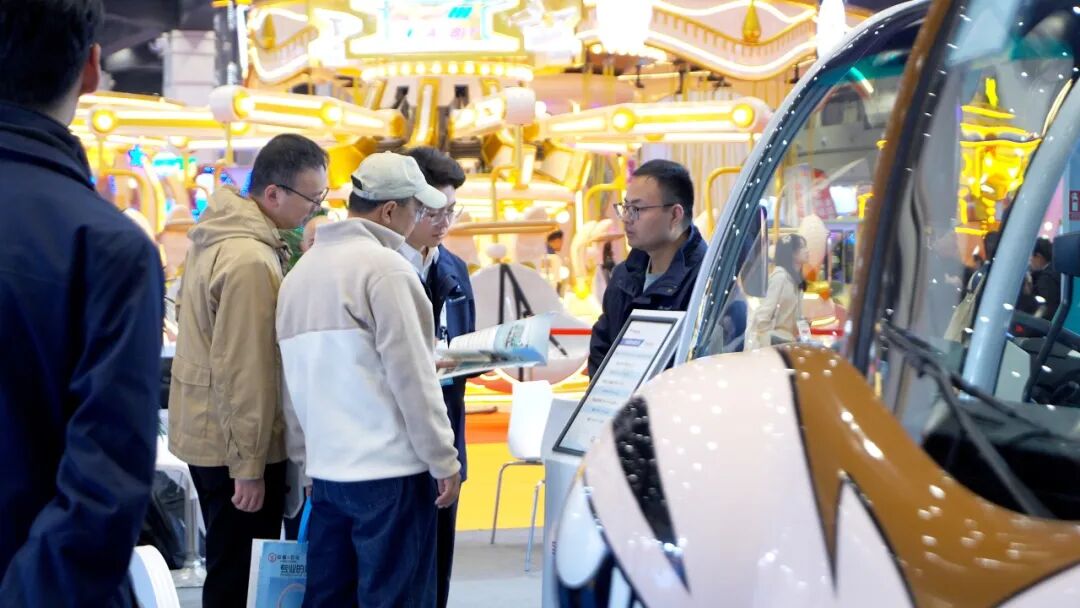 智趣出行，，，悦动未来！！pg电子旅行车亮相2025中国（郑州）旅游休闲娱乐工业博览会