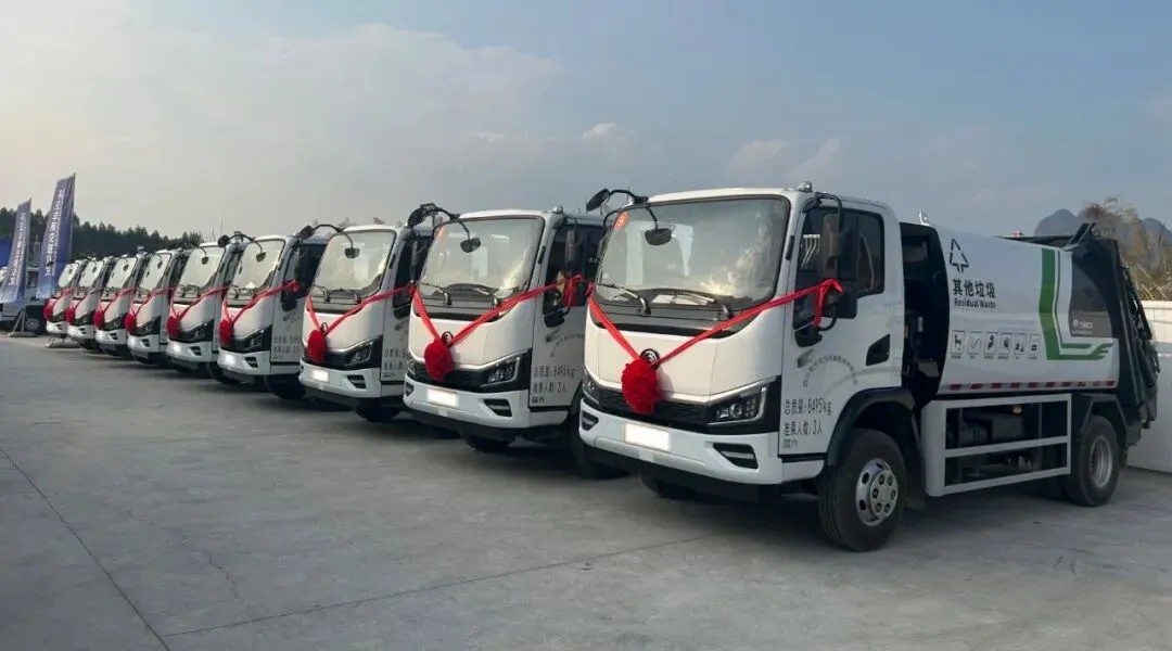 pg电子重工旗下pg电子环卫8吨压缩式垃圾车批量交付河池！！