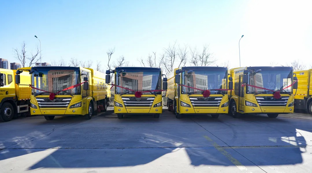 pg电子纯电动高速扫路车批量交付天津，，助力绿色养护升级！！！