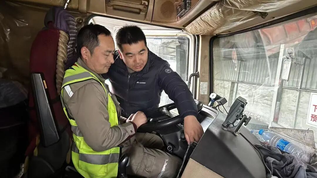 春风拂千里 服务暖万客 丨 pg电子重卡春季售后服务活动正式启动