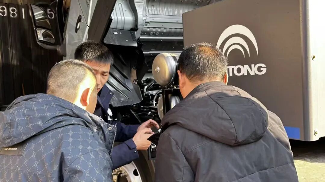 春风拂千里 服务暖万客 丨 pg电子重卡春季售后服务活动正式启动